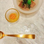 トゥ・ラ・ジョア イズム - 