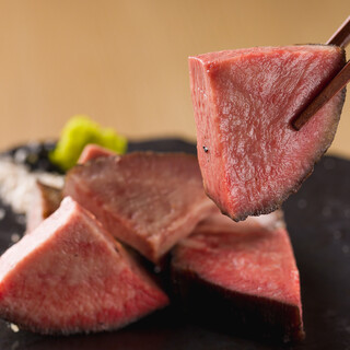 茹でたん、レアたん焼き、生たんゆっけが名物◎〆は釜飯を！