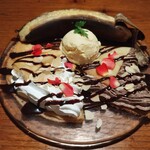 Seafood bar Ermitage 横浜鶴屋町店 - 薪焼きバナナのショコラクレープ1079円