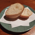 Seafood bar Ermitage - 追加バケット1枚75円×2＝150円