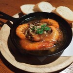 Seafood bar Ermitage 横浜鶴屋町店 - ソフトシュリンプのアヒージョ1089円