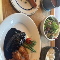 上野洋食遠山 - 基本的にウインナーはつきません。