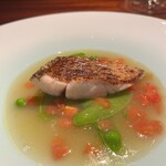 蒼 - のど黒にスナップエンドウとトマトのソース