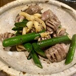 みこ - 砂肝とにんにくの芽炒め