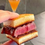 北海道焼肉 北うし - 黒毛和牛フィレトリュフステーキサンド