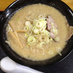 ラーメン拳 - 透明豚スープの白味噌(野菜入り)700円