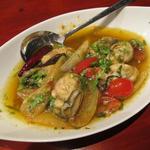 タンドールバル カマルプール - ('14/09）ブナオイスター（1000円）カキは勿論美味いが、オイルスープはクセになる味だ。バケットがあればつけて食べたいぞ。