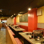 つじホルモン - ４０位様の団体も１列でオッケー。