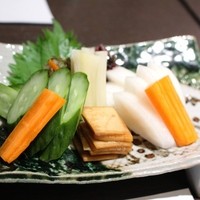 割烹蒲焼 横浜八十八 吉田町店 - お新香盛り合わせ
