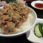 おいしい台所12カ月 - 大根おろし納豆をご飯にのっけてみました