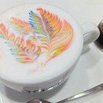 ロアーコーヒー 銀座店 - レインボーラテ_白