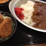 丸寿 - バラ軟骨入りコラーゲンカレー（750円）