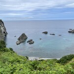 みさき - 積丹岬は天気が曇りで、綺麗な積丹ブルーではなかった