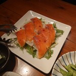 へちもん - スモークサーモンとカブのカルパッチョ