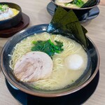 横浜家系ラーメン 京いち家 - 味玉ラーメン　塩（¥970+大盛120＝¥1090）