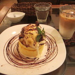 Apartment.m cafe - バナナ＆生チョコガナッシュパンケーキドリンクセット　１３００円