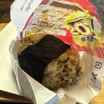 LAWSON - 料理写真:盛りすぎ!高菜チャーシューおにぎり