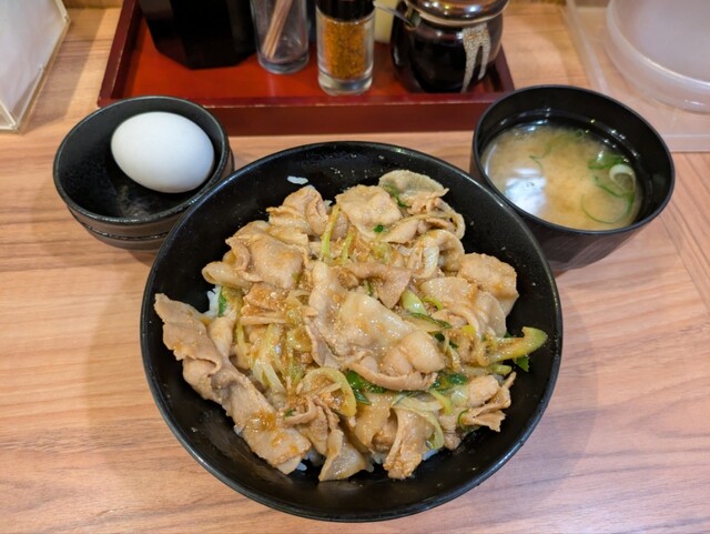 どんどんどん どんどん 新宿東口アルタ裏店 - 新宿西口/丼 | 食べログ