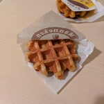 マネケン - プレーン 160円