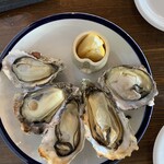 かきの館 寺岩 - 牡蠣が1個小さいから、と1個サービスしていただきました。お心遣いに感謝します。ありがとうございました。