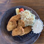 かきの館 寺岩 - カキフライ　タルタルソースも美味い！