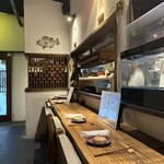 酒家 魚肉菜 虹晴れ - カウンター席。