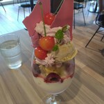 BELLE's kitchen - さくらんぼとピスタチオのパフェ