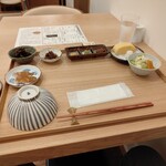 炭火焼き魚と、土鍋炊きごはん。定食屋 おちゃわん - 