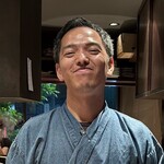 たでの葉 - 小鶴さんに笑顔いただきました♪
      
      初夏の鮎、やはりこの時期は外せないですね！
      でも来年に予約が上手く取れますか(^^;;
      今宵もとっても美味しかったです♪
      ではまた次回もよろしくお願いします(^^)v