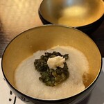 たでの葉 - 天然蕨のたたき、とろろ、スッポン煮凝り
      涼やかな一品目、刻んだ蕨の独特な風味と粘りにとろろの地味深い味と粘り、生姜の風味がさっぱりと、スッポンの旨みが柔らかな逸品！
