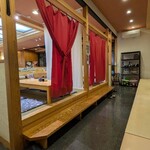 ことぶき寿司 - 内観(待ち合わせ長椅子より)