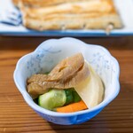 うなせん - 2025.6 香の物（瓜の鉄砲漬け、沢庵漬け、胡瓜と人参と生姜）