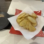 和食カフェ えん - 厚切りポテトチップス
