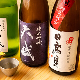 種類豊富な日本酒をはじめウイスキー・ワインなど多彩なドリンク
