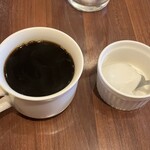 オリエンタルビストロK - セットのコーヒー(ドリンクバー)とデザート
