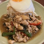 オリエンタルビストロK - 鶏肉のガパオ炒めご飯