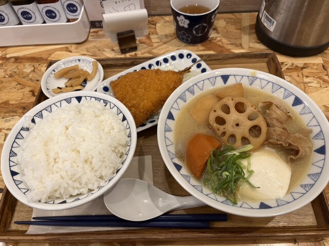 野菜を食べるごちそうとん汁 ごちとん ホワイティうめだ店