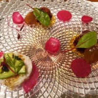 ステーキ懐石都 春日 - フォアグラのぶどう仕立て、カニ、アボカド、キャビア盛り
                