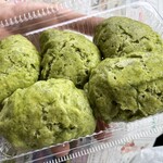 よもぎや - 料理写真:よもぎまんじゅう(5個入り）¥300