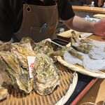 新橋貝介 - 真牡蠣と海老
