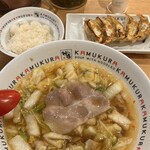 どうとんぼり神座 - 料理写真:こんにゃくラーメンに餃子、ライスのセット