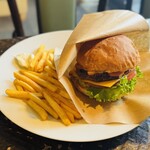 エッセンサッポロ - グランドエッセンバーガー+ベーコン¥964