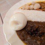 トプカ - トッピングゆで卵は殻をむくのが面倒でした。まさか殻付きとは。