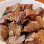 中華キッチン華亭 - 豚角煮近影。超〜とろっとろで旨し♥！！！是非一度♪