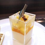 トシ・ヨロイヅカ 東京 - 