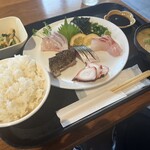 梅山鉄平食堂 - 