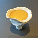 プレゼンテ スギ - 大地の恵み
      　ニホンミツバチの蜂蜜
      　水牛のミルクのババロア
      