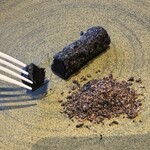 プレゼンテ スギ - 人参の向こう側
      　紫人参+人参炭化パウダー　フリット
      　ブラック？
      　シナモンシュガー
      　りんごのピューレ