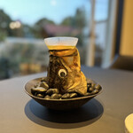 プレゼンテ スギ - スズキの生ハム
      　亜麻猫
      　人参ペースト　クリアトマトウォーター　
      　バジルオイル　N25キャビア