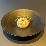 プレゼンテ スギ - 我が家のクリームシチュー
      　フォアグラのテリーヌ
      　千葉県産新玉ねぎ+生クリーム　エスプーマ
      　じゃがいもキタアカリ　じゃがりこ
      　パセリオイル